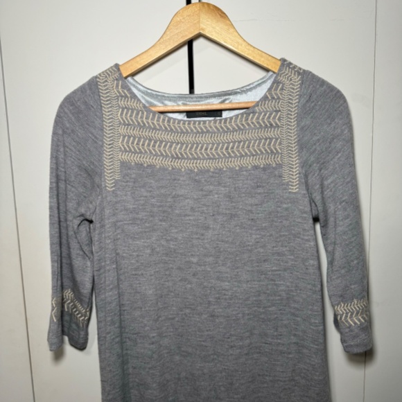 THML Dress Women's SM Grey Mini Sweater Embroidered Embroidered Preppy Boho - Picture 2 of 5